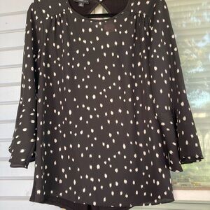Elegant Black and White Women's Blouse Top Size Medium (KK)